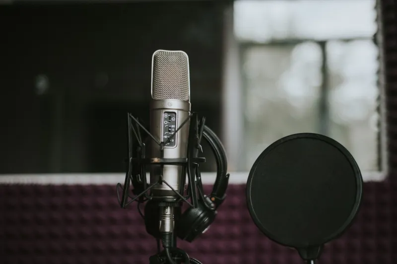Voci d'Italia nel mondo: perché il podcast è il nuovo palcoscenico dei creator italiani